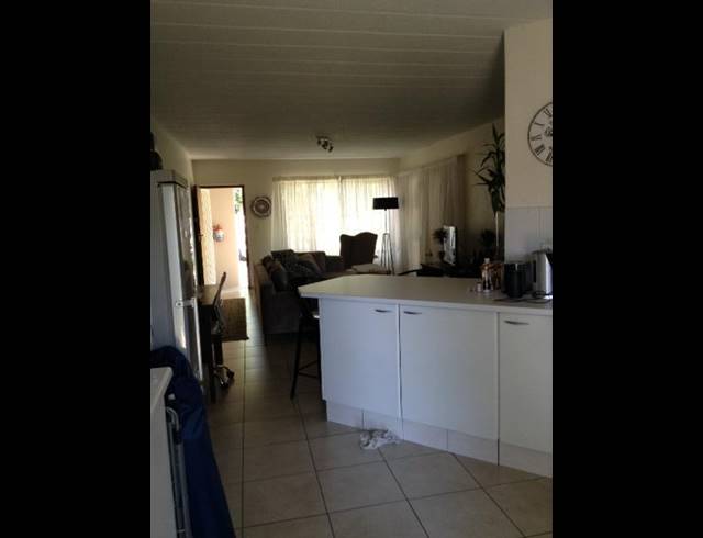 2 BEDROOM TOWNHOUSE FOR SALE IN SANDTON CBD